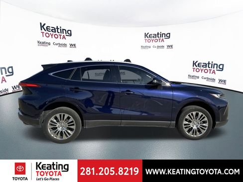 Certified 2024 Toyota Venza XLE image 4