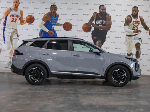 Used 2026 Kia Sportage EX w/ EX Panorama Roof Package FWD image 18