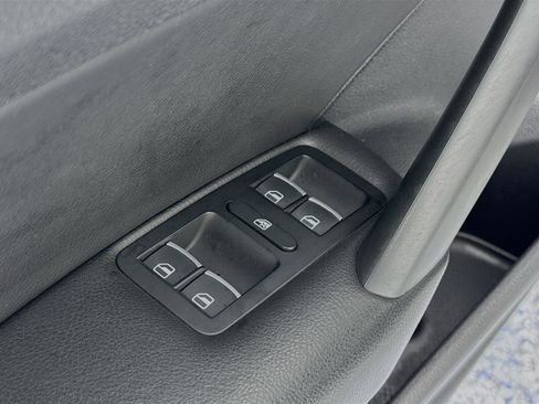 Used 2013 Volkswagen Passat 2.5 SE image 16