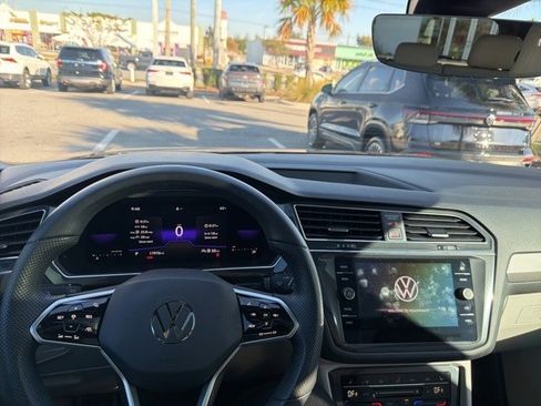 Certified 2023 Volkswagen Tiguan SE R-Line image 23