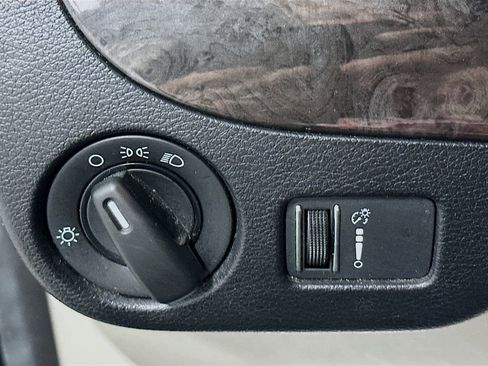 Used 2018 Dodge Grand Caravan SE w/ UConnect Hands-Free Group FWD image 11