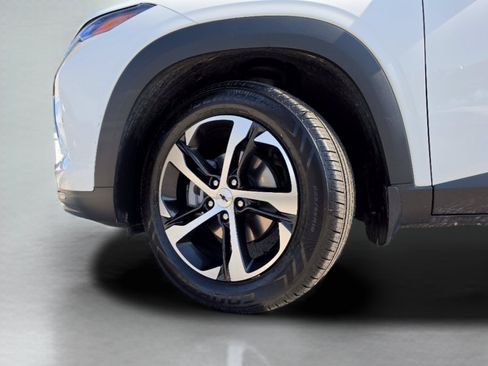 Used 2024 Chevrolet Trax RS w/ Driver Confidence Package FWD image 38