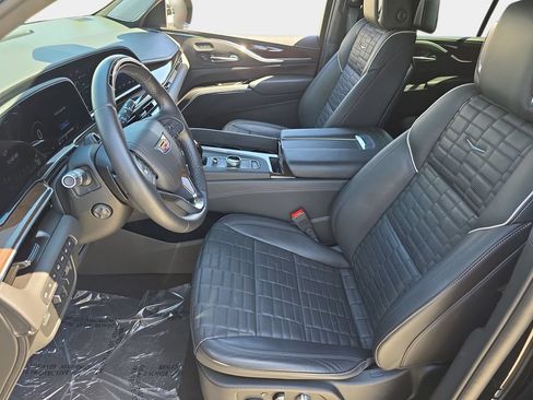 Used 2024 Cadillac Escalade Sport Platinum w/ LPO, ONYX Package AWD/4WD image 20