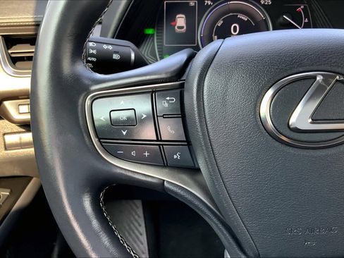 Used 2019 Lexus UX 250h w/ Premium Package image 24