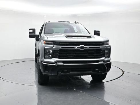 Used 2024 Chevrolet Silverado 2500 Custom w/ Z71 Off-Road Package image 4