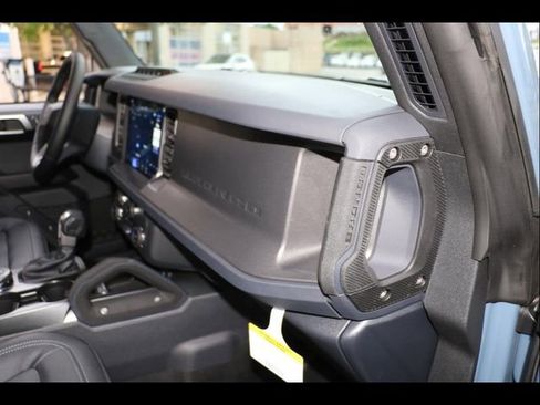 New 2025 Ford Bronco Badlands image 11