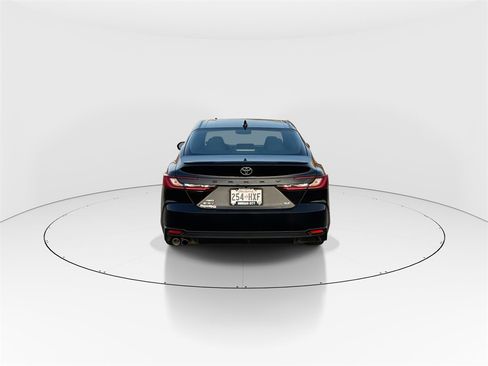 Used 2025 Toyota Camry SE image 7