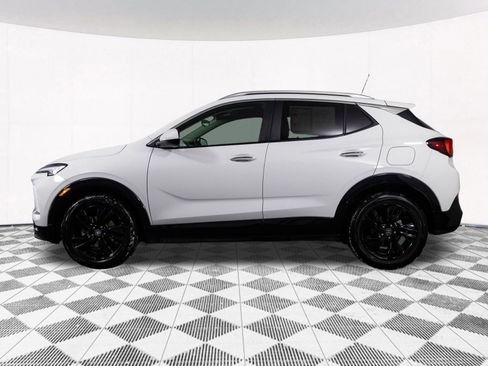 Used 2024 Buick Encore GX Sport Touring image 11