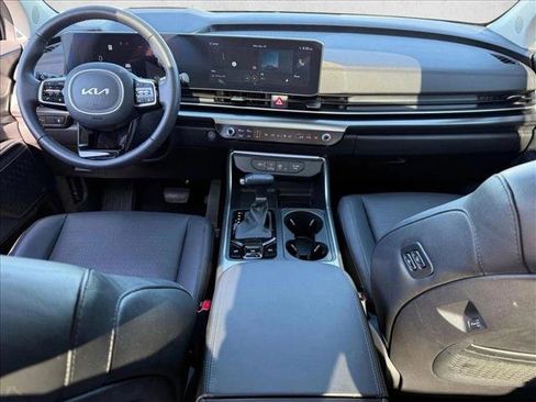 Used 2025 Kia Carnival SX Prestige FWD image 12