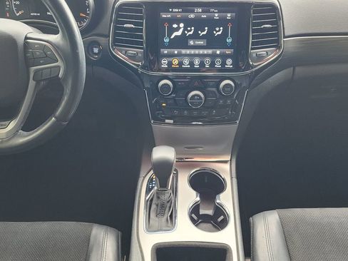 Used 2019 Jeep Grand Cherokee Altitude image 12