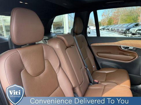 Certified 2023 Volvo XC90 B6 Plus image 28