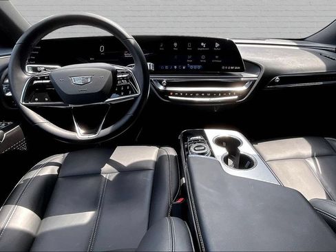Used 2024 Cadillac Lyriq Tech RWD image 7