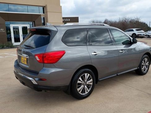 Used 2019 Nissan Pathfinder S image 3