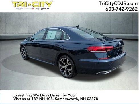 Used 2021 Volkswagen Passat 2.0T SE image 3