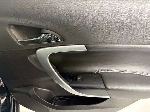 Used 2017 Buick Regal Sport Touring image 15