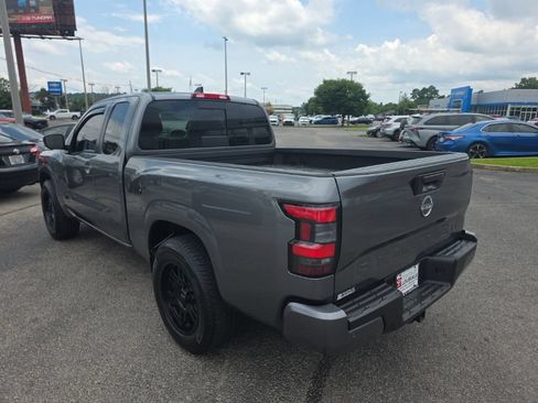 Used 2025 Nissan Frontier SV RWD image 6