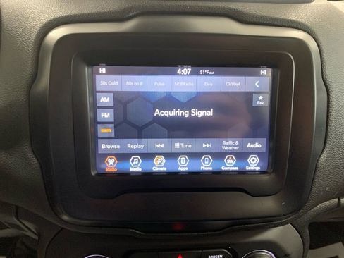 Used 2018 Jeep Renegade Latitude image 38