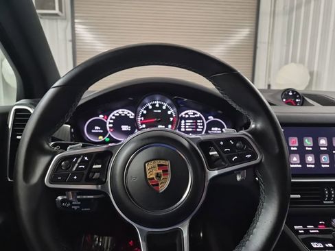 Used 2022 Porsche Cayenne S image 25