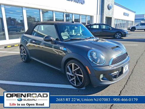 Used 2015 MINI Cooper S image 1