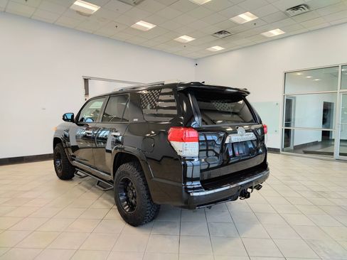Used 2011 Toyota 4Runner SR5 w/ Convenience Pkg image 5