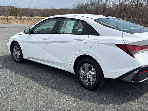 Used 2026 Hyundai Elantra SE FWD image 10