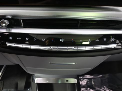 New 2026 Cadillac Lyriq Luxury w/ LPO, Floor Liner Package AWD/4WD image 30