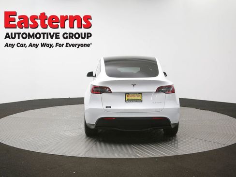 Used 2021 Tesla Model Y Long Range AWD/4WD image 31