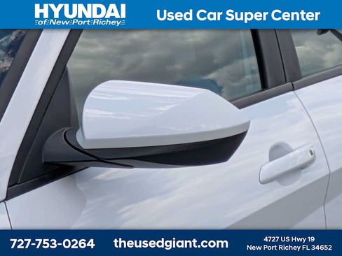 Certified 2024 Hyundai Elantra SEL FWD image 11