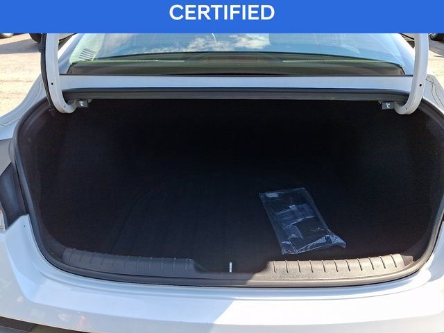 Used 2025 Hyundai Elantra SEL FWD image 28