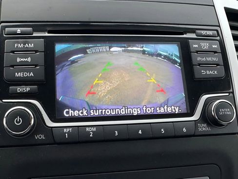 Used 2018 Nissan Frontier SV image 16