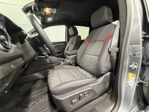 Used 2026 Chevrolet Colorado Z71 AWD/4WD image 21