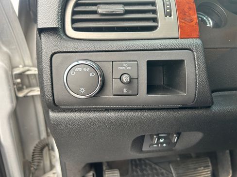 Used 2011 Chevrolet Avalanche LT w/ Texas Edition image 19