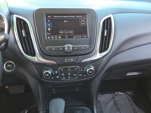 Used 2024 Chevrolet Equinox LT AWD/4WD image 30