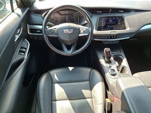 Used 2022 Cadillac XT4 Premium Luxury w/ Safety Alert Package image 11