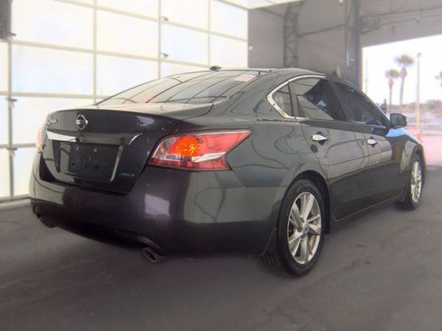 Used 2013 Nissan Altima 2.5 SL FWD image 4