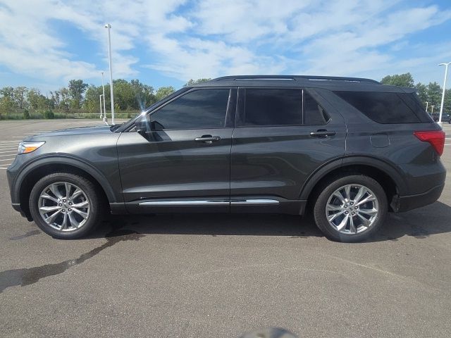 Used 2020 Ford Explorer XLT w/ Equipment Group 202A AWD/4WD image 15