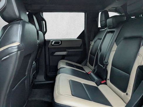 Used 2022 Ford Bronco Wildtrak image 29