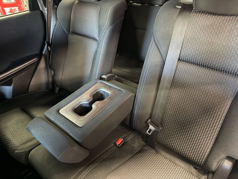 Used 2022 Mitsubishi Outlander ES image 20