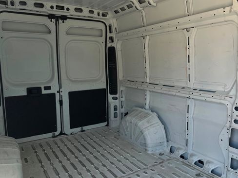 Used 2024 RAM ProMaster 2500 w/ Convenience Group FWD image 20