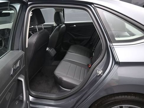 Used 2023 Volkswagen Jetta SE w/ Panoramic Sunroof Package FWD image 28