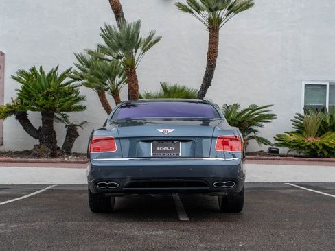 Used 2018 Bentley Flying Spur V8 image 13