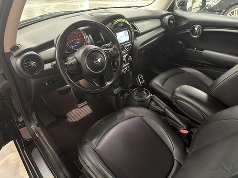 Used 2020 MINI Cooper 2-Door Hardtop FWD image 19