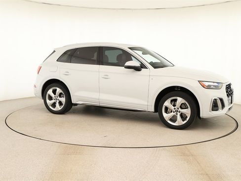 Certified 2022 Audi Q5 2.0T Premium Plus w/ Premium Plus Package image 9