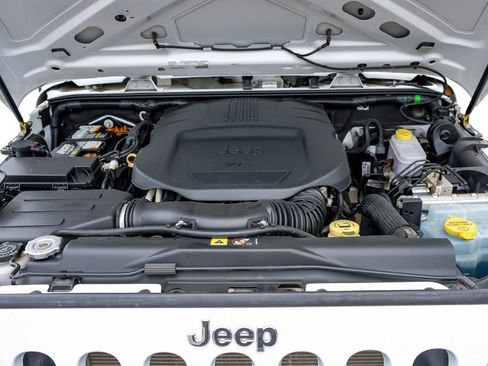 Used 2018 Jeep Wrangler Sport AWD/4WD image 46