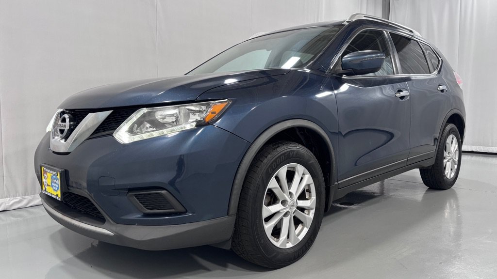 Used 2016 Nissan Rogue SV FWD image 1