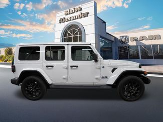 Used 2025 Jeep Wrangler Unlimited Sahara AWD/4WD video 2