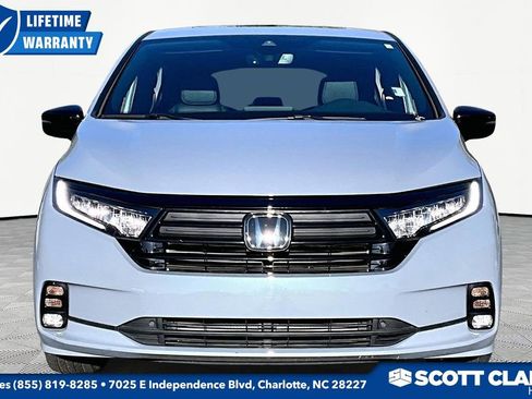 Used 2023 Honda Odyssey Sport image 2