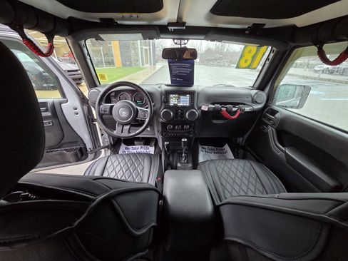 Used 2018 Jeep Wrangler Unlimited Sport S image 12