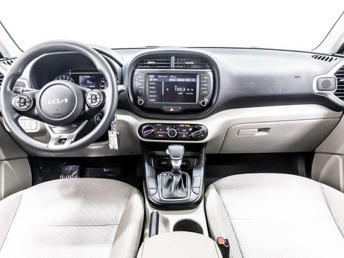 Used 2022 Kia Soul LX FWD image 17