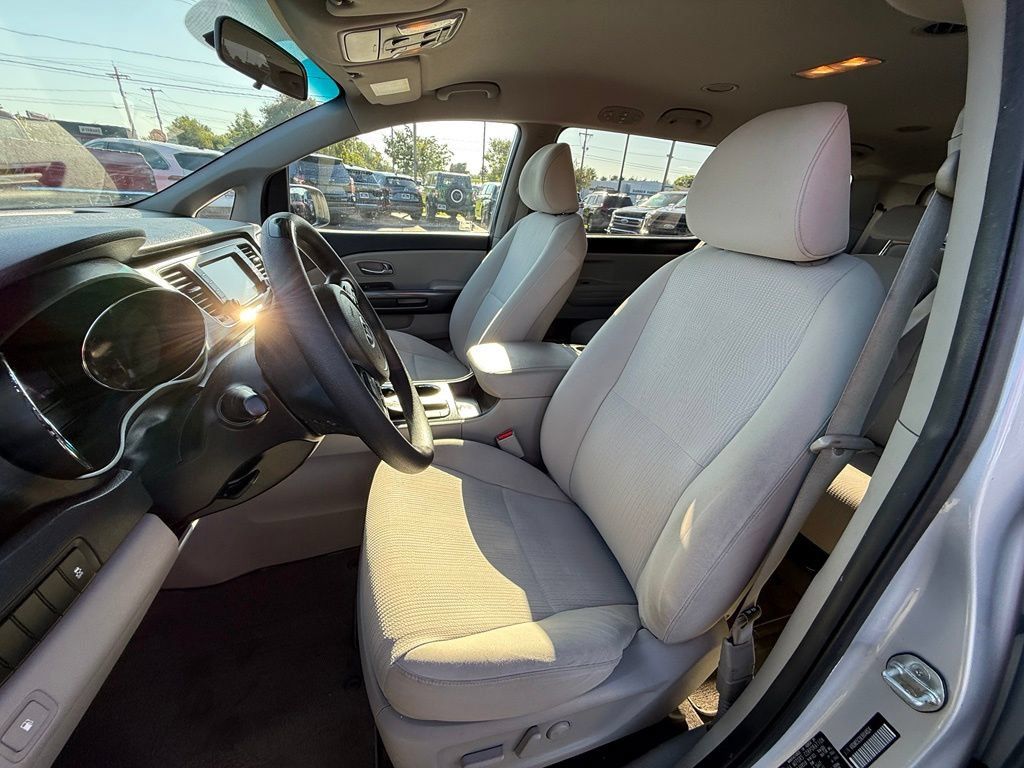 Used 2020 Kia Sedona LX FWD image 9